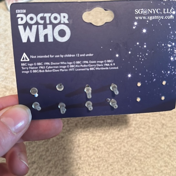 DR Who Earrings - Picture 2 of 2